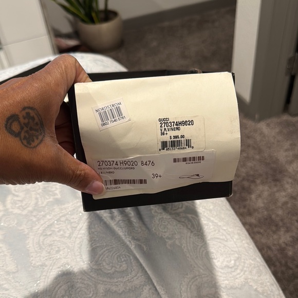 Gucci Black Sandals with Red and Green Straps - Picture 9 of 10